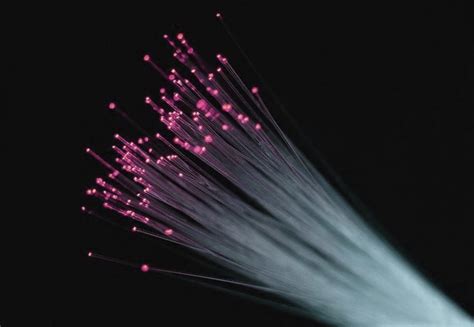  Erbium Oxide: Revolutionizing Optical Fiber Technology and Enabling Next-Generation Lasers!