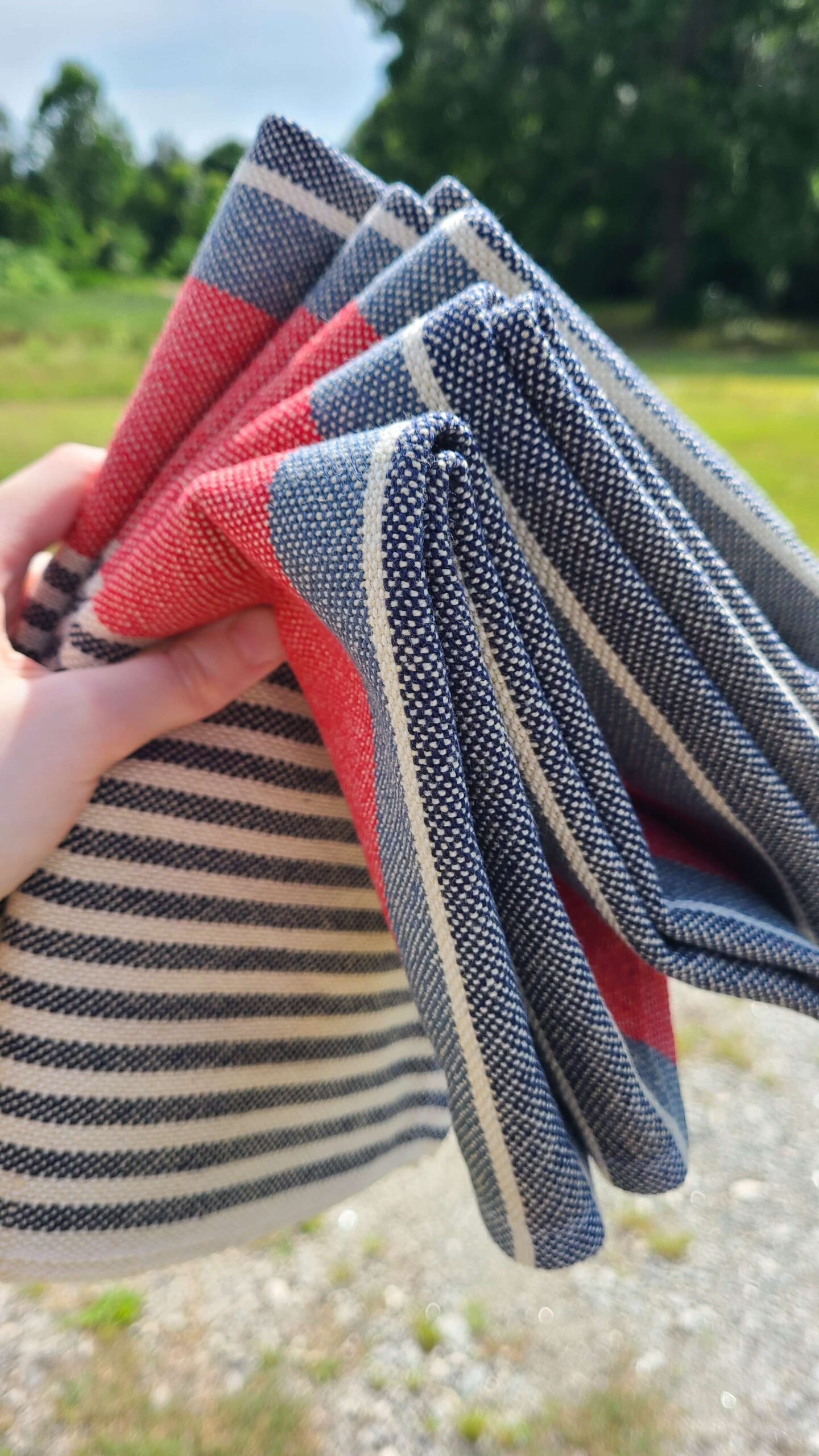 Signature Stripes Tea Towel in Classic - Image 4