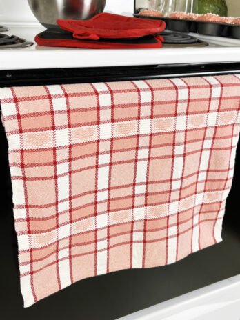Handwoven Cotton Tea Towel in Valentine’s Hearts